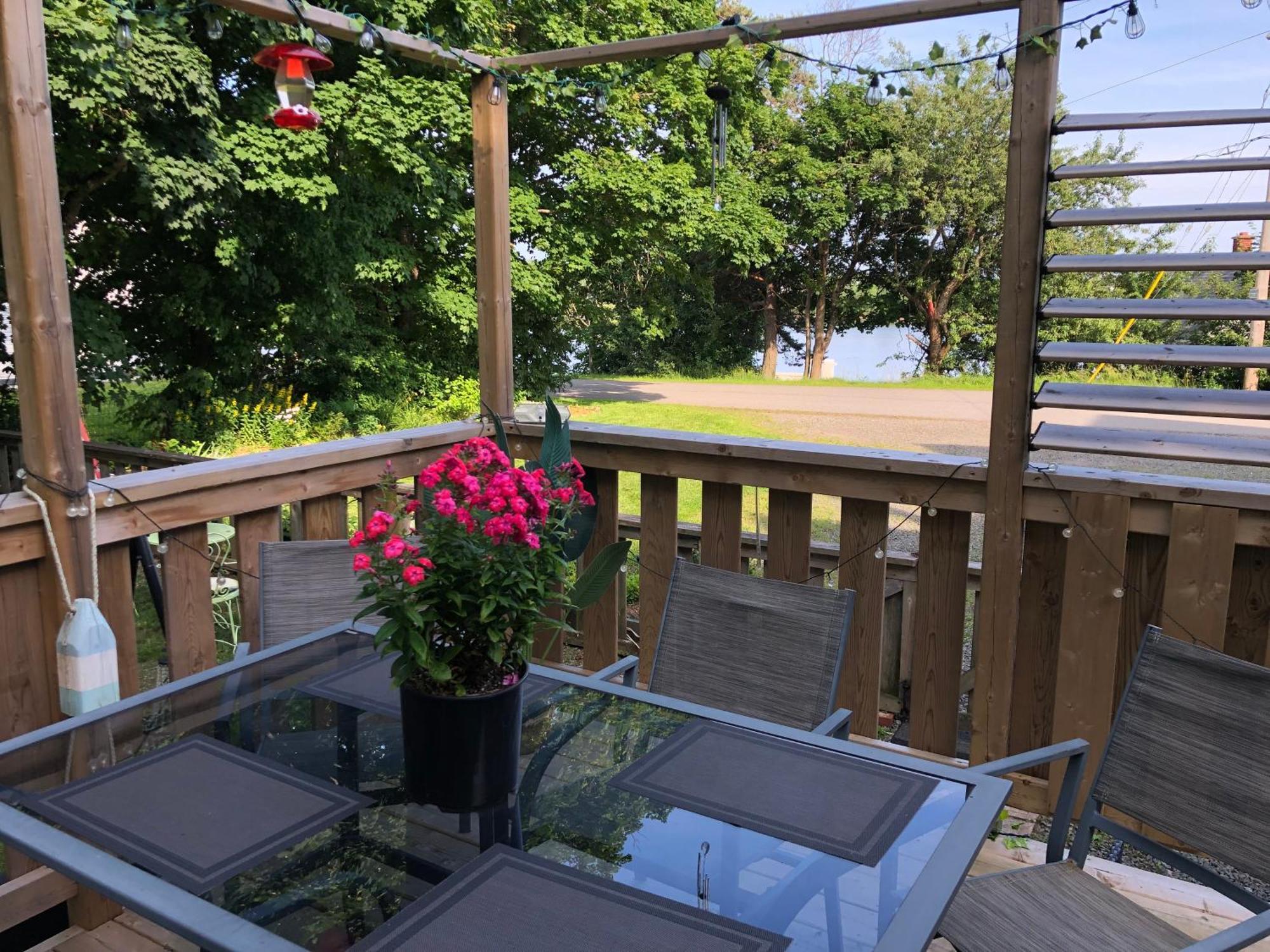 Pleasant Street Inn Parrsboro Exteriör bild